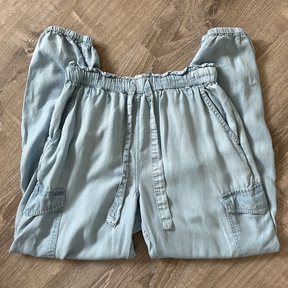 American Eagle Aerie Womens Chambray Blue Mid Rise Cargo Joggers / Size Small